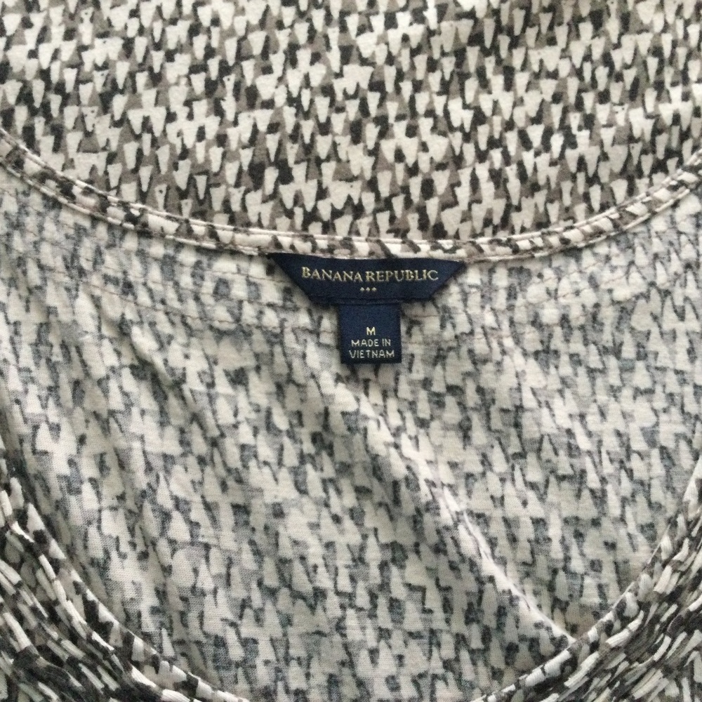 Banana Republic Sleeveless Graphic Top